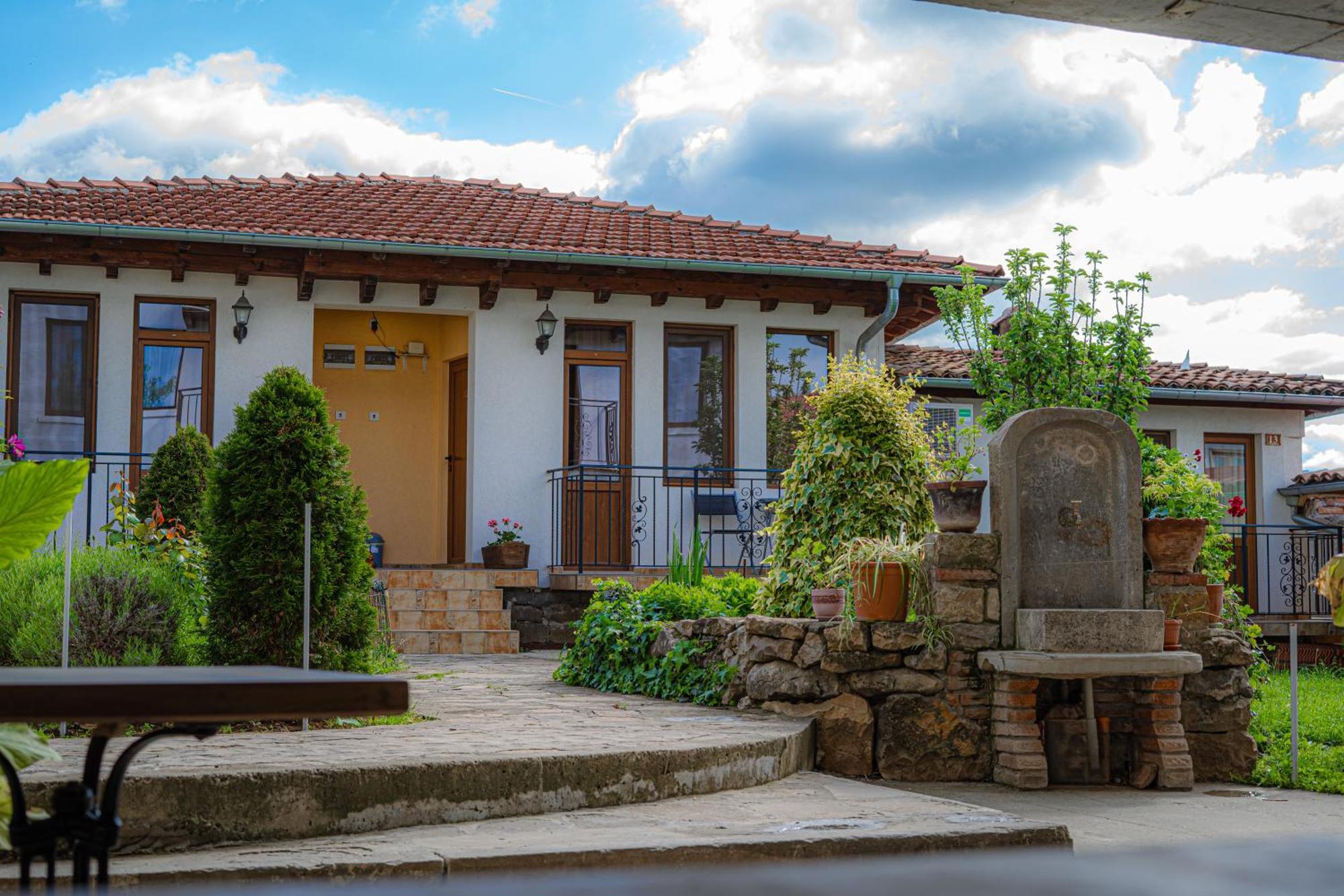 Family Hotel "Slavianska Dusha" Veliko Tarnovo Ngoại thất bức ảnh