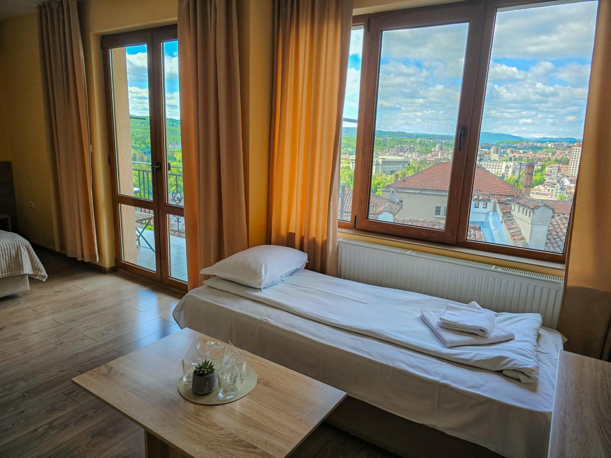 Family Hotel "Slavianska Dusha" Veliko Tarnovo Ngoại thất bức ảnh
